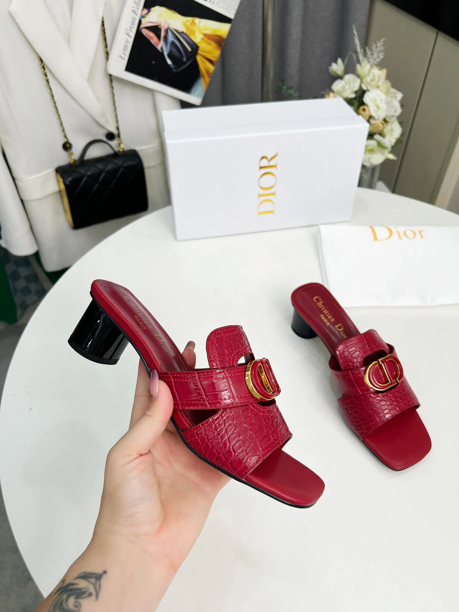 👟👟Ex-factory price 380👟👟 Genuine leather bottom +30 Dior spring and summer new style, cowhide surface, sheepskin lining + double-layer buckle, heel height 4.5cm, size 35-42